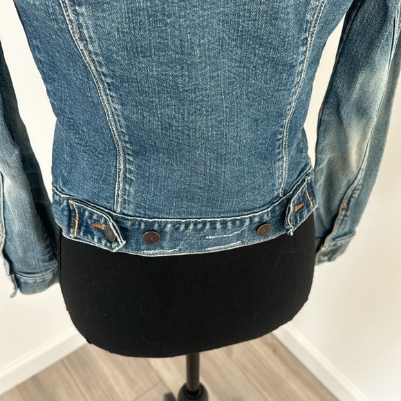 Kids Abercrombie & Fitch Distressed Jean Jacket - Picture 6 of 11